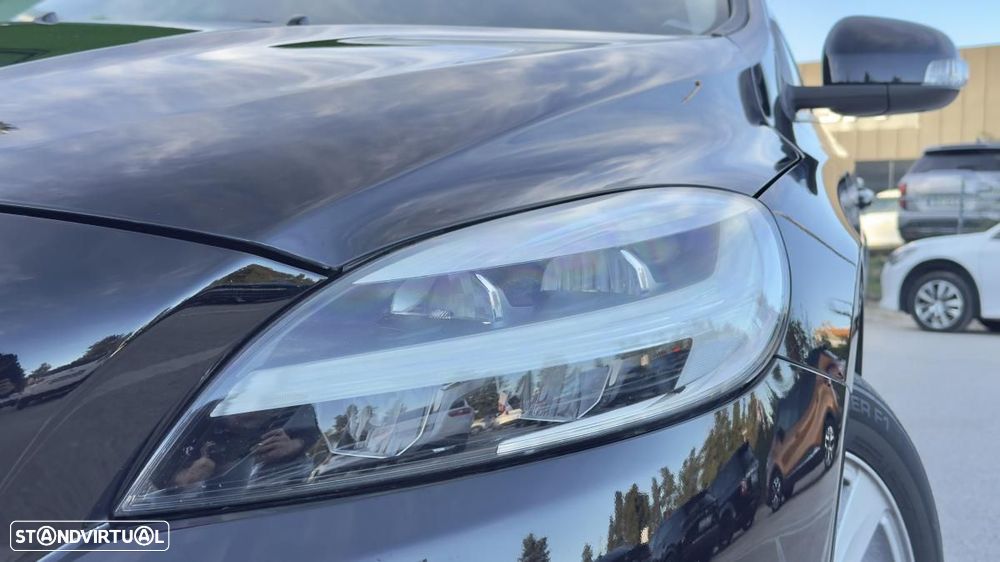 Volvo V40 - 13