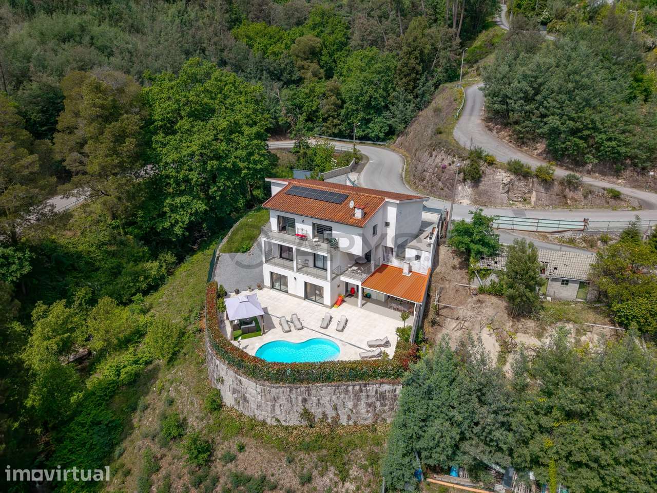 Moradia T4 no coração do Gerês com Piscina - Grande imagem: 4/54