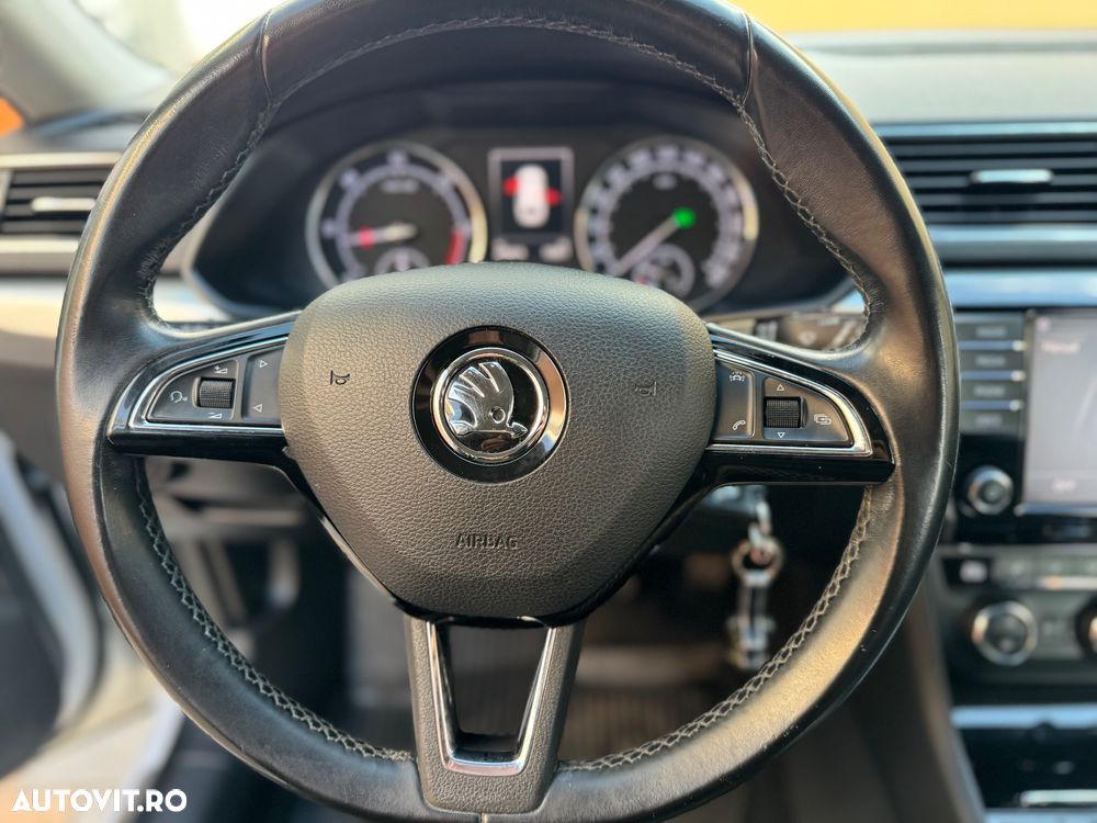 Skoda Superb 2.0 TDI DSG Active - 9