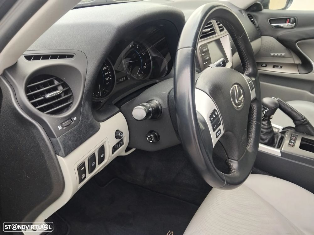 Lexus IS 220 d Sport 58 - 9