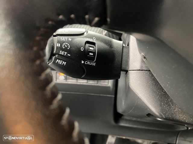 Peugeot 208 1.2 PureTech Allure - 17