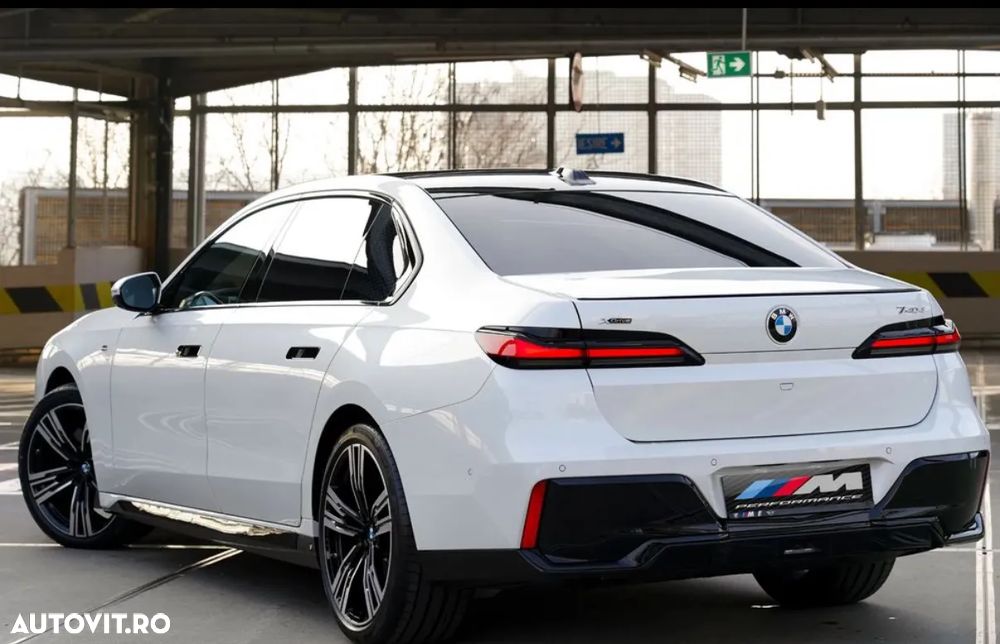BMW Seria 7 740d xDrive MHEV - 9