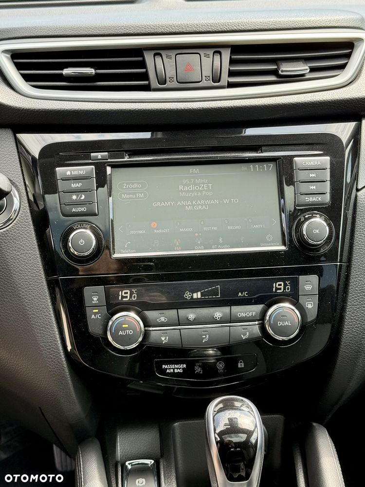 Nissan Qashqai 1.3 DIG-T N-Connecta DCT - 15