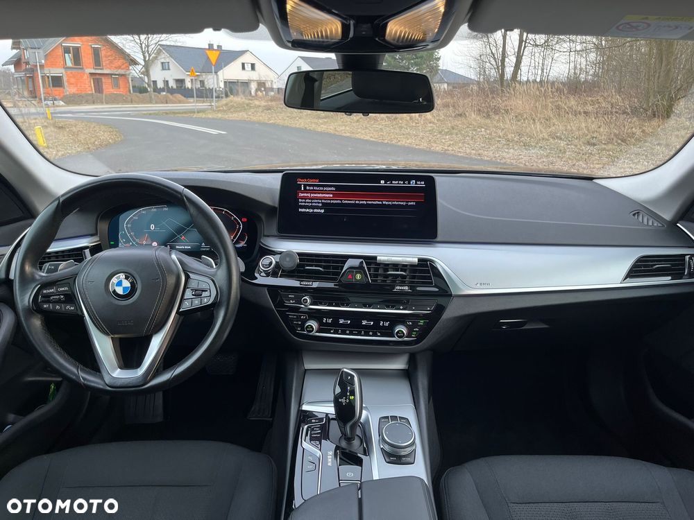 BMW Seria 5 520d Luxury Line sport - 32