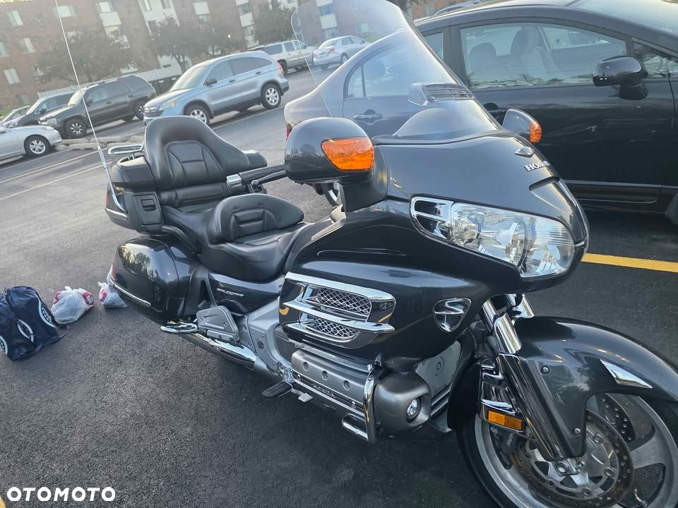 Honda GL - 40