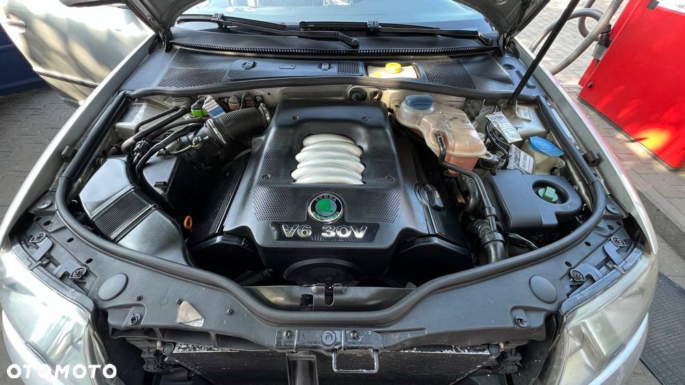 Skoda Superb 2.8 V6 Elegance - 2