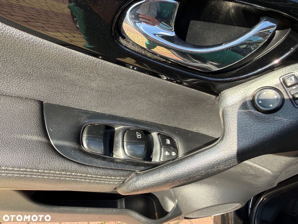 Nissan Qashqai 1.6 dCi DPF tekna - 21