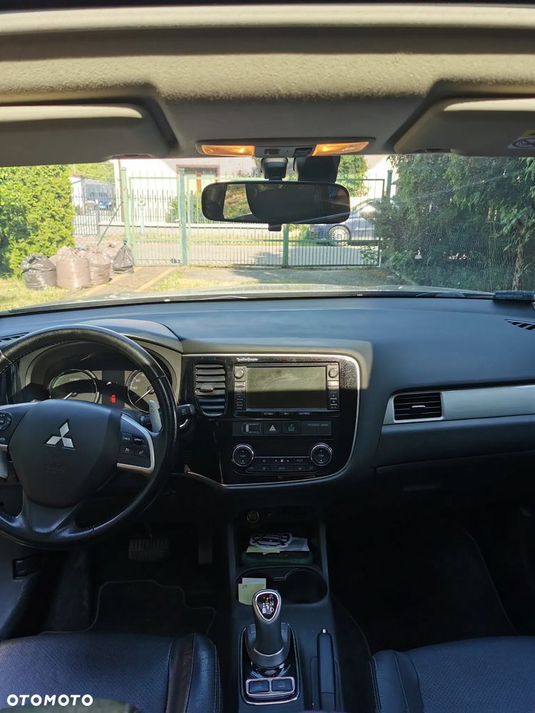 Mitsubishi Outlander 2.0 4WD Plus - 11