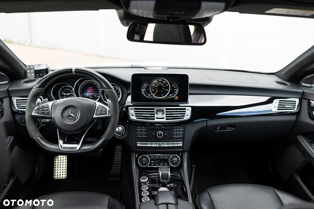 Mercedes-Benz CLS - 21