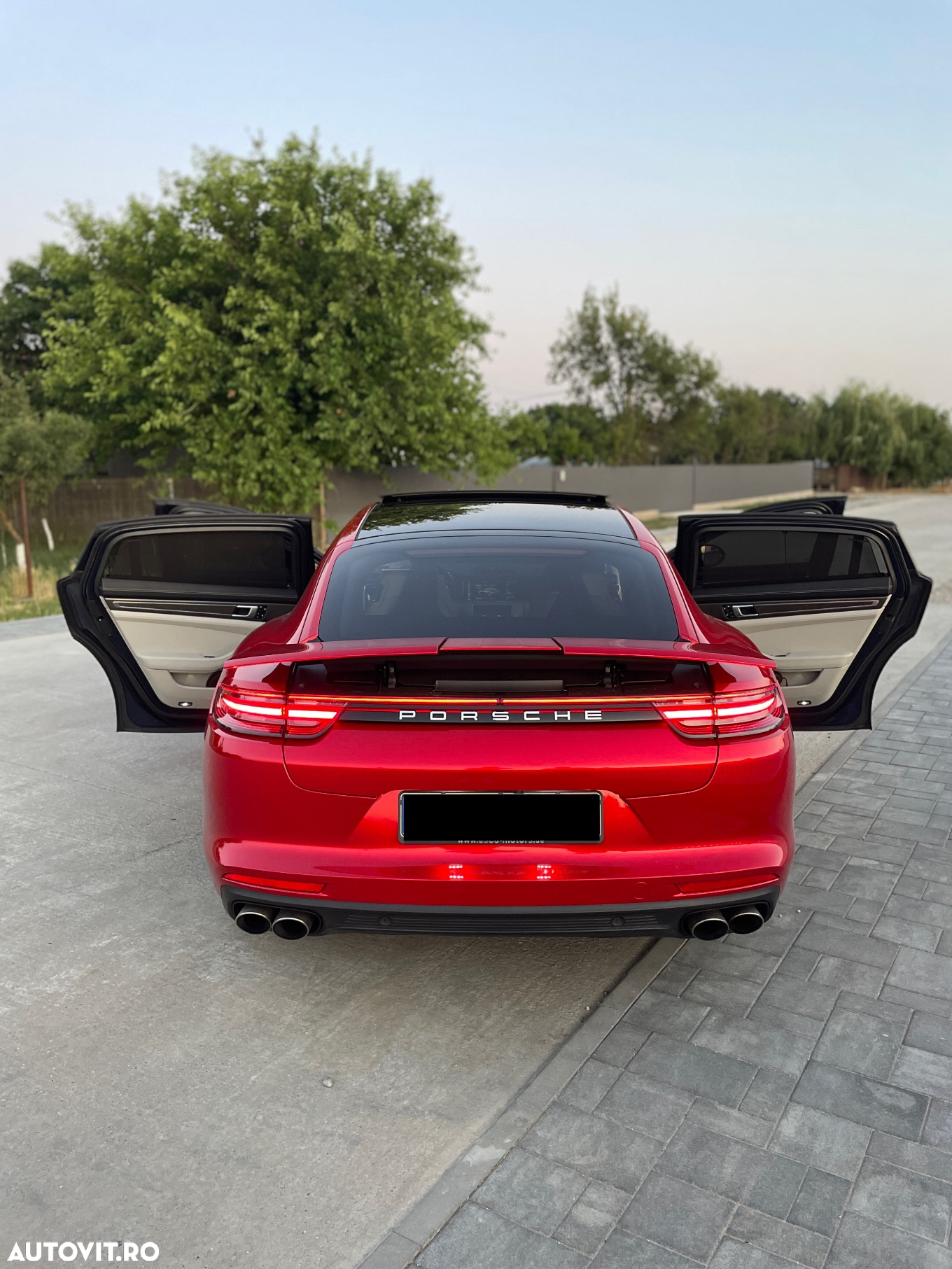 Porsche Panamera - 4