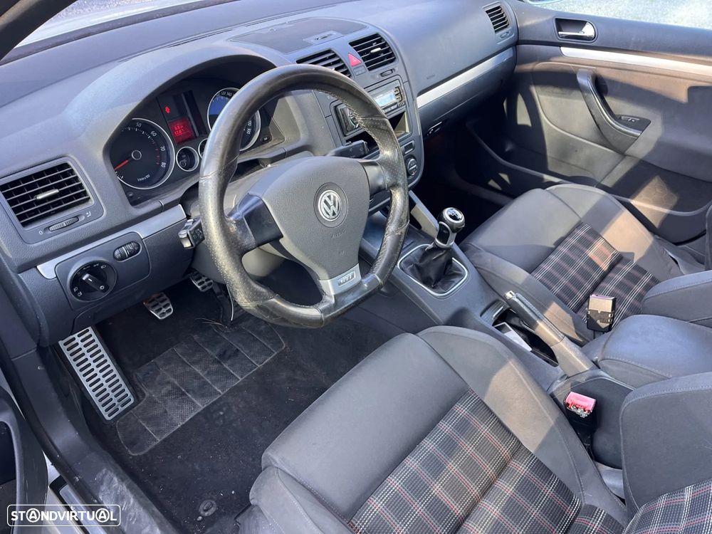 VW Golf 2.0 GTI - 15