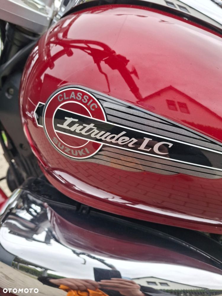 Suzuki Intruder - 3