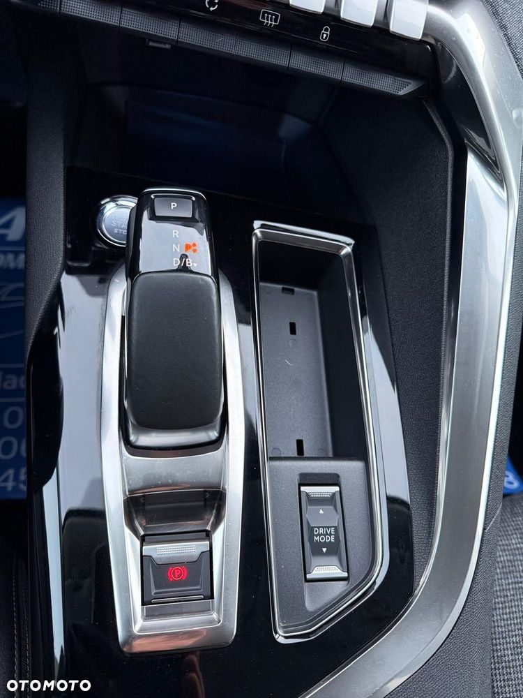 Peugeot 3008 1.6 PureTech Hybrid PHEV Allure S&S EAT8 - 27