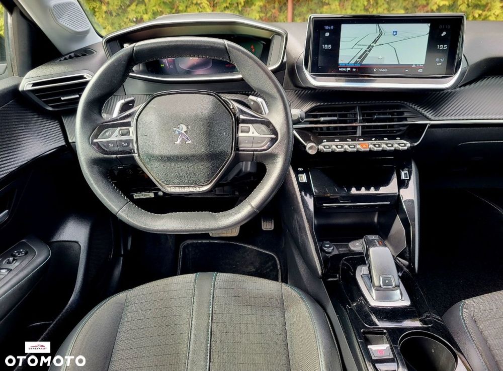 Peugeot 208 - 15