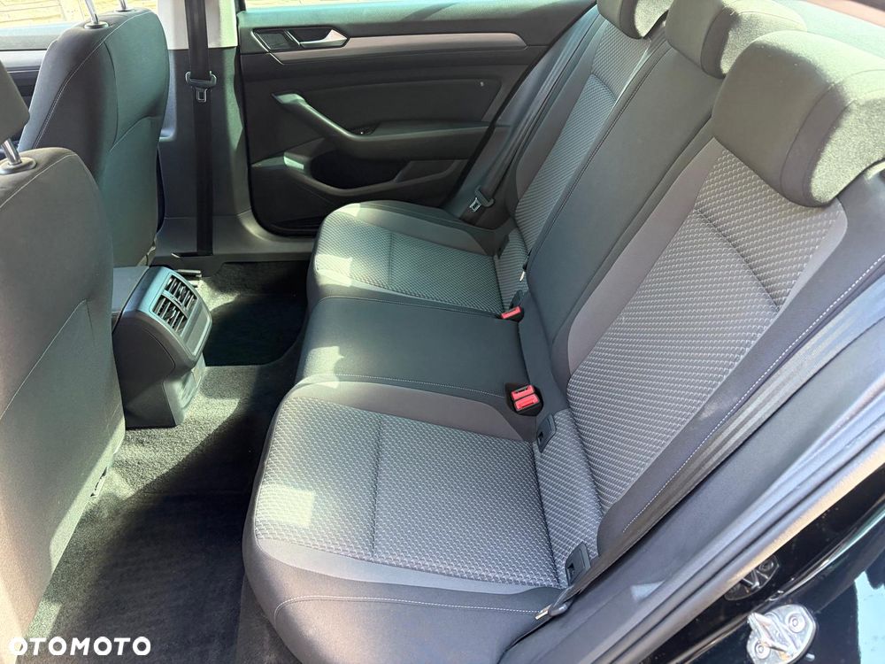Volkswagen Passat 1.5 TSI EVO Elegance DSG - 15