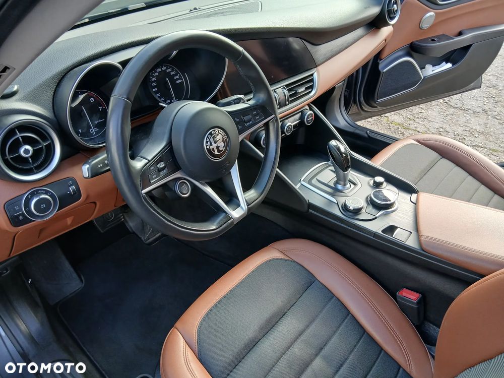 Alfa Romeo Giulia 2.0 Turbo Super - 16