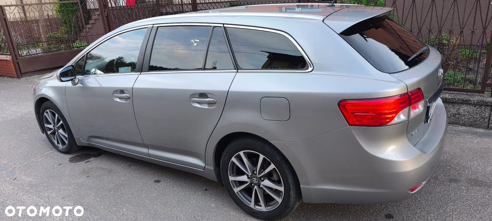 Toyota Avensis 2.0 D-4D Premium - 3