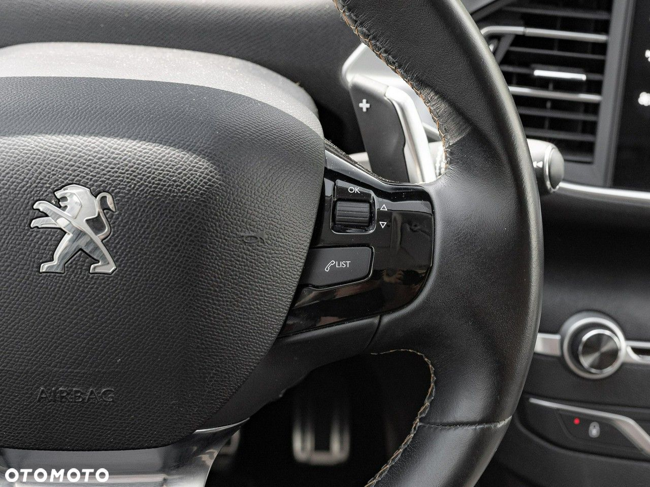 Peugeot 308 1.5 BlueHDi Road Trip S&S EAT8 - 18
