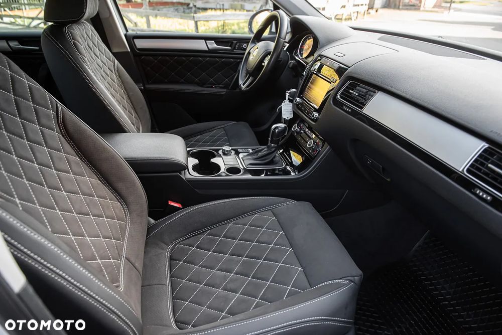 Volkswagen Touareg 3.0 V6 TDI SCR Blue Motion DPF Automatik Executive Edition - 30