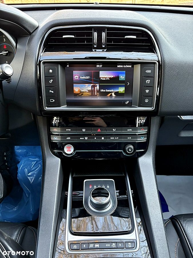 Jaguar F-Pace 20d AWD Prestige - 34