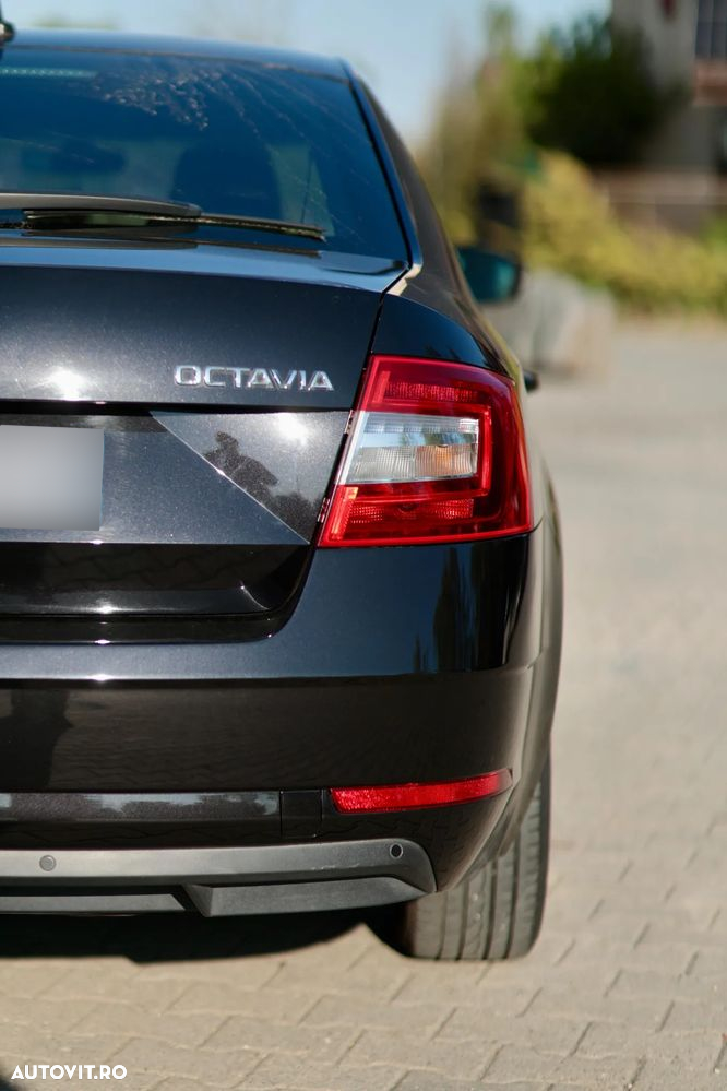 Skoda Octavia 1.6 TDI DSG Ambition - 29