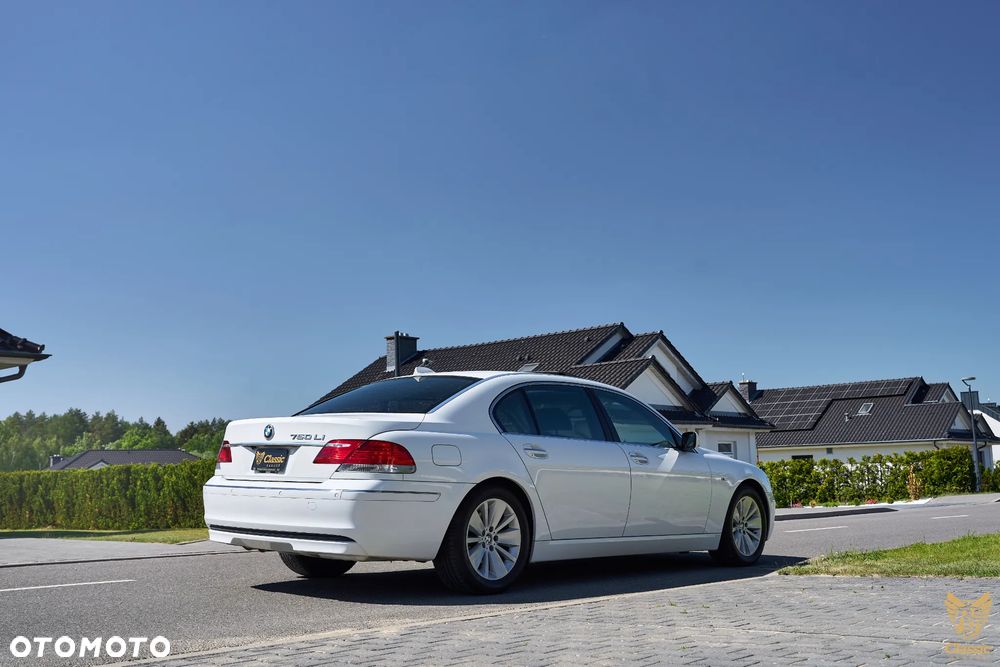 BMW Seria 7 750i L - 32