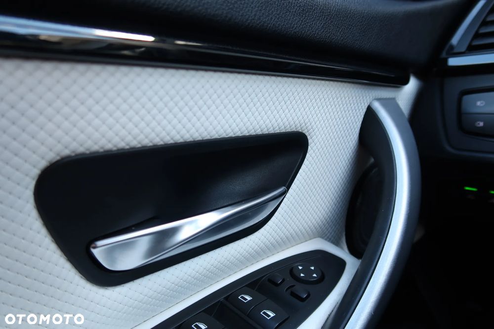 BMW Seria 4 435i xDrive M Sport - 26