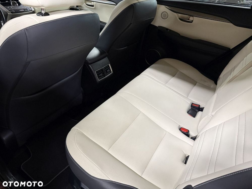 Lexus NX 300 Comfort AWD - 32