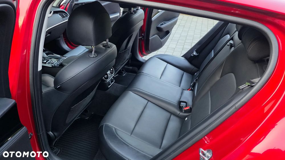 Kia Stinger 2.0 T-GDI L - 25