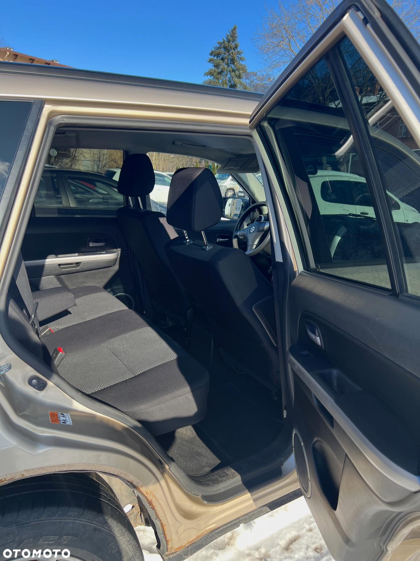 Suzuki Grand Vitara 2.0 - 22