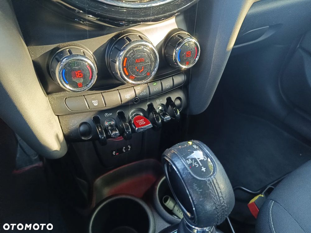 MINI Cooper Standard - 31