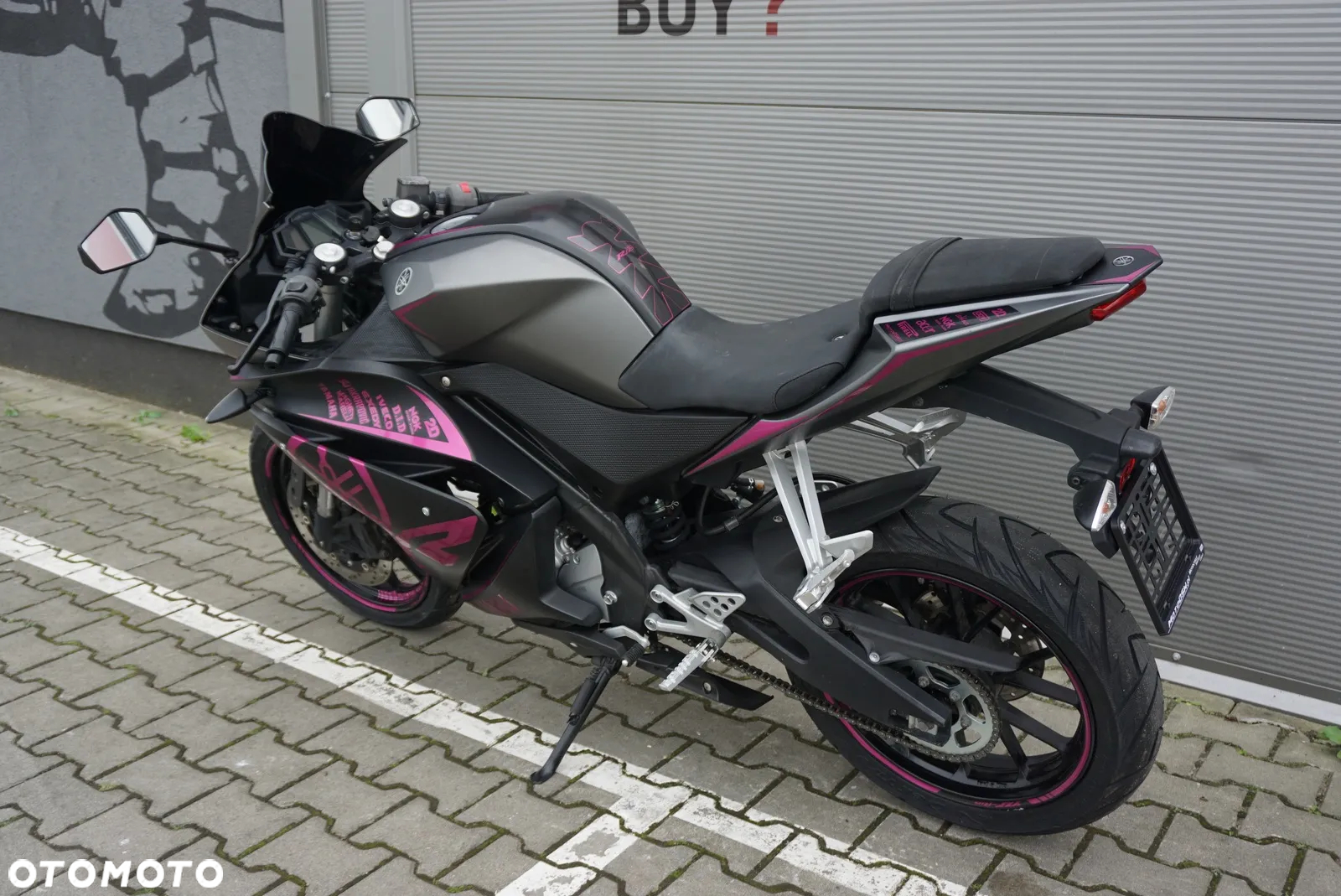 Yamaha YZF - 12