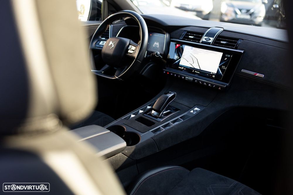 DS DS7 Crossback E-Tense Performance Line EAT8 - 26