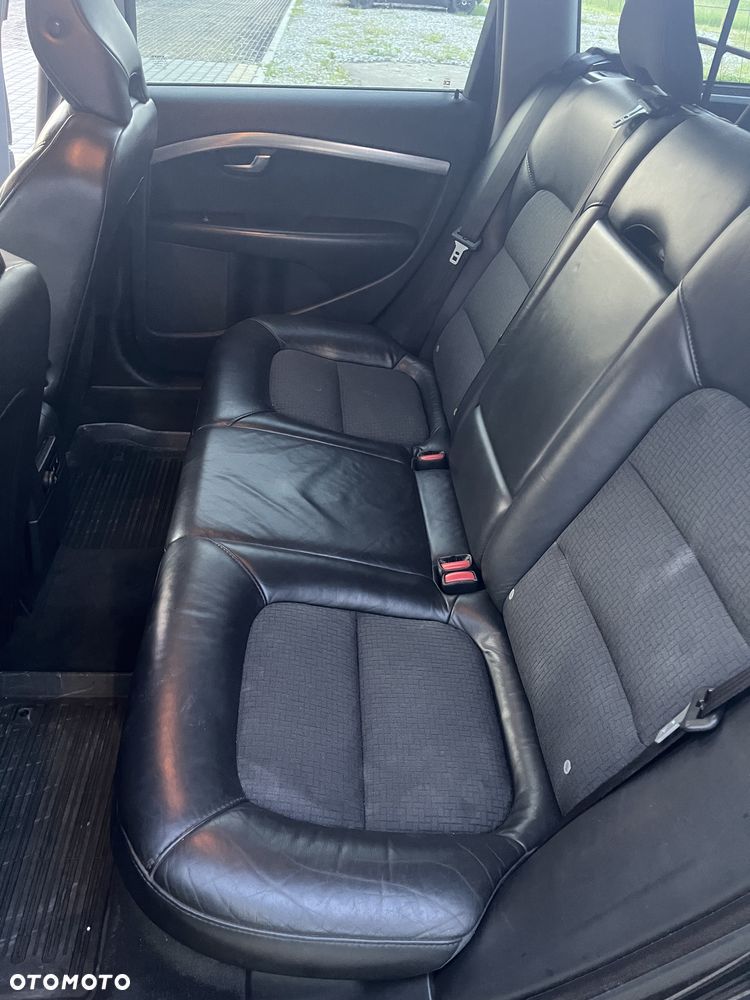 Volvo V70 2.0 - 12