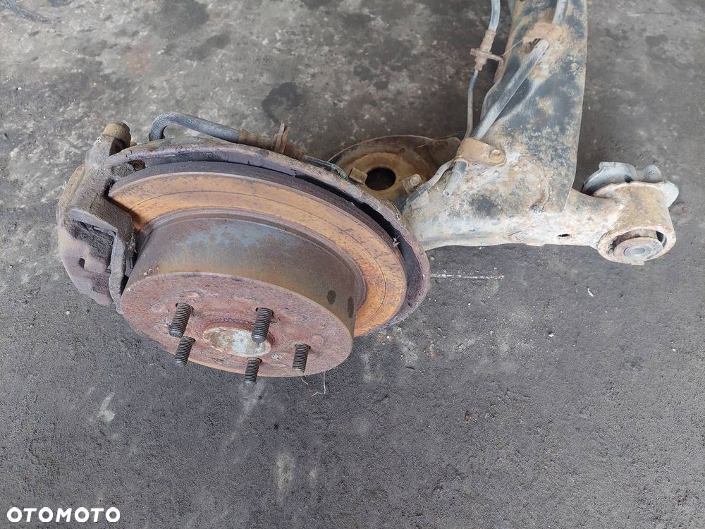 BELKA OŚ ZAWIESZENIA TARCZE Z ABS TOYOTA PREVIA II - 2