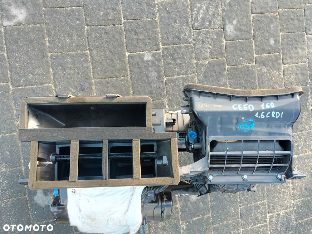 NAGRZEWNICA KIA CEE'D CEED 2 II LIFT KLIMA DWUSTREFOWA - 6