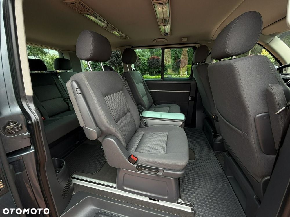 Volkswagen Multivan - 23