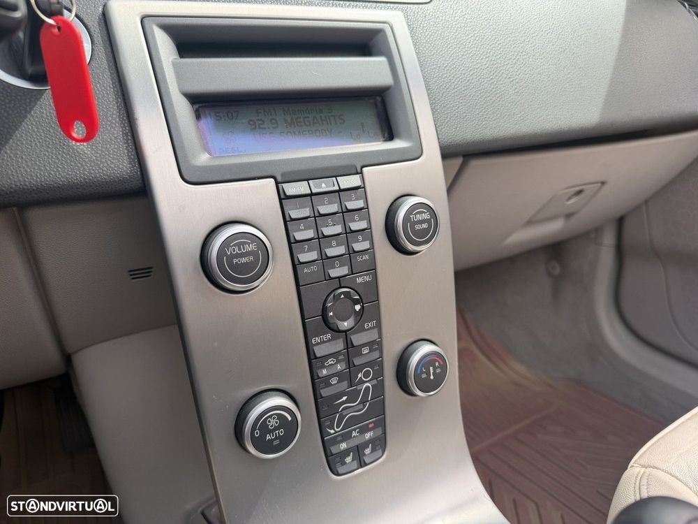 Volvo C70 2.0 D Momentum - 27