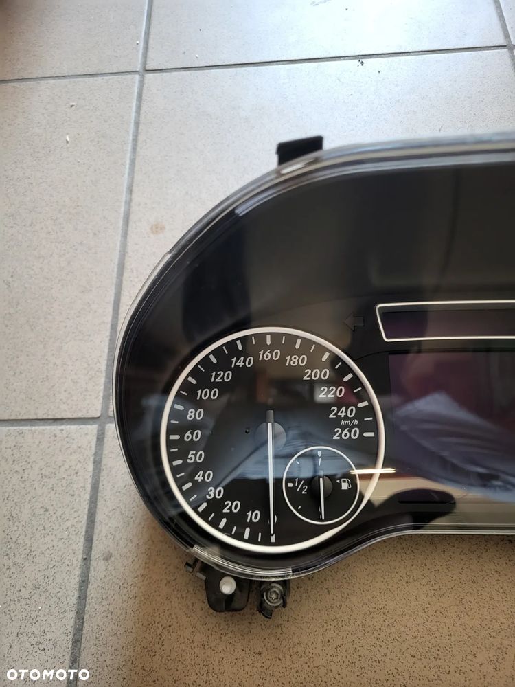 LICZNIK MERCEDES W246 A1769007701 0263700112 - 2