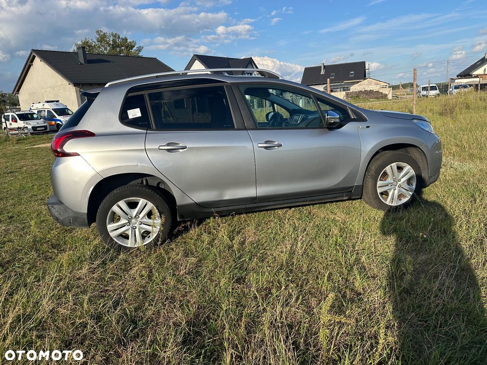Peugeot 2008 1.6 BlueHDi Style - 4
