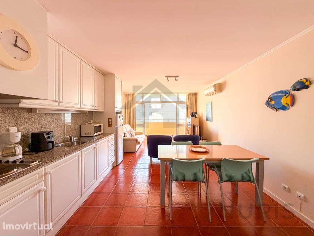 Apartamento T1 Frente Mar com Piscinas e Lugar de Garagem - Grande imagem: 2/22