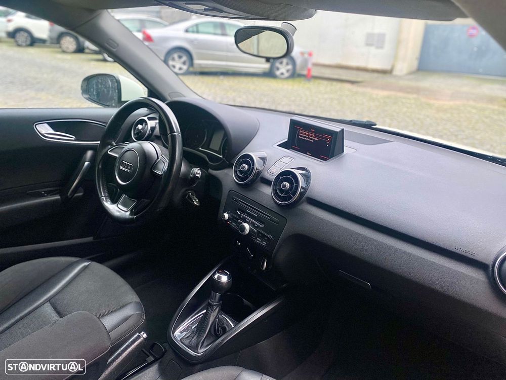 Audi A1 1.6 TDI Advance S-Tronic - 24