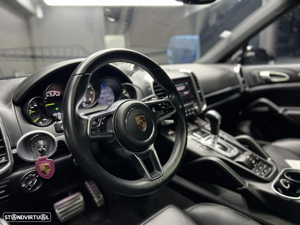 Porsche Cayenne S E-Hybrid - 9