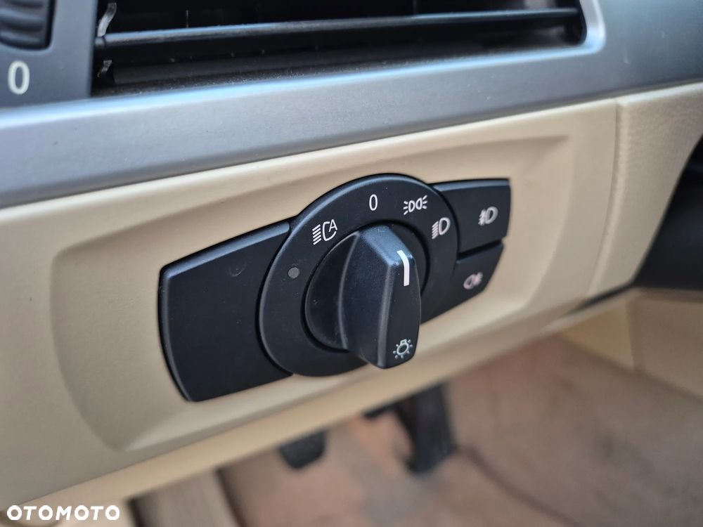 BMW Seria 3 325i - 12