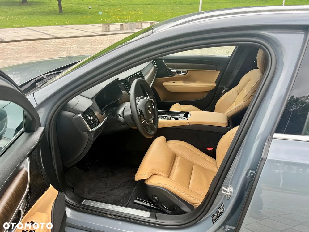 Volvo V90 T6 AWD Plug-In Hybrid Plus Bright - 22