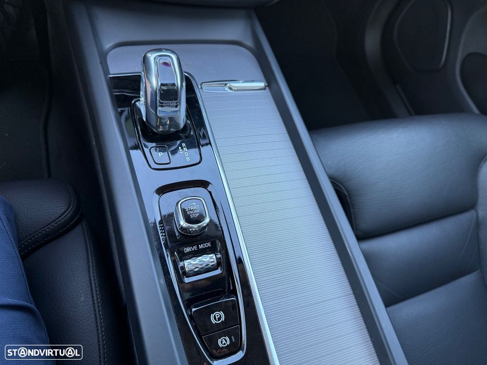 Volvo XC 60 2.0 T8 PHEV Inscription AWD - 18