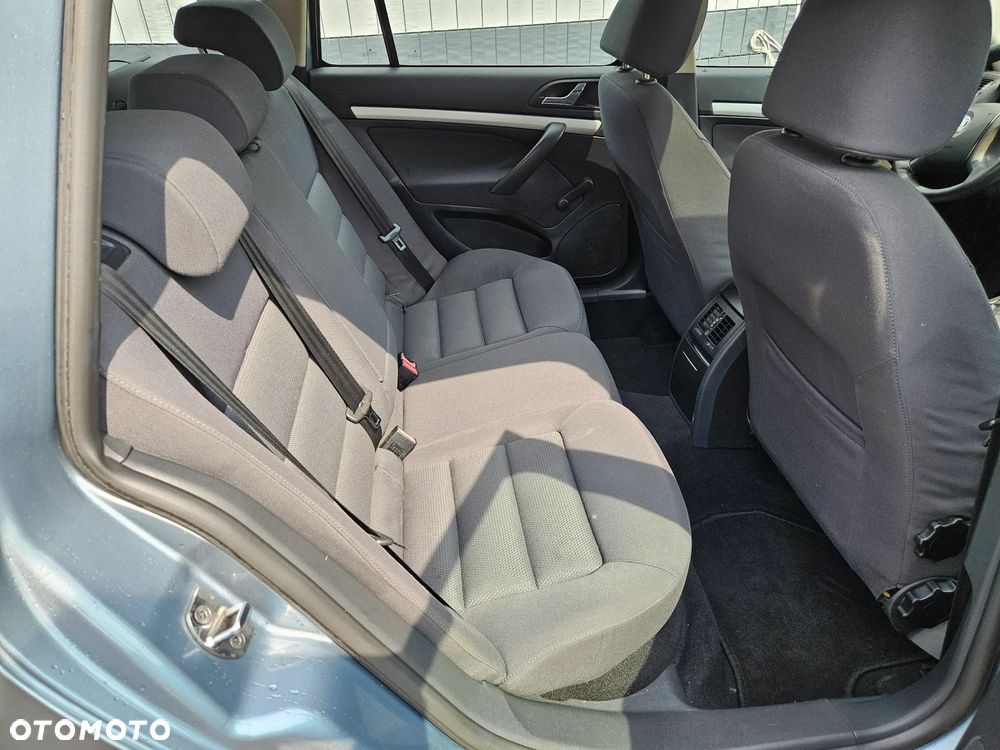 Skoda Octavia Combi 1.6 FSI Ambiente - 11