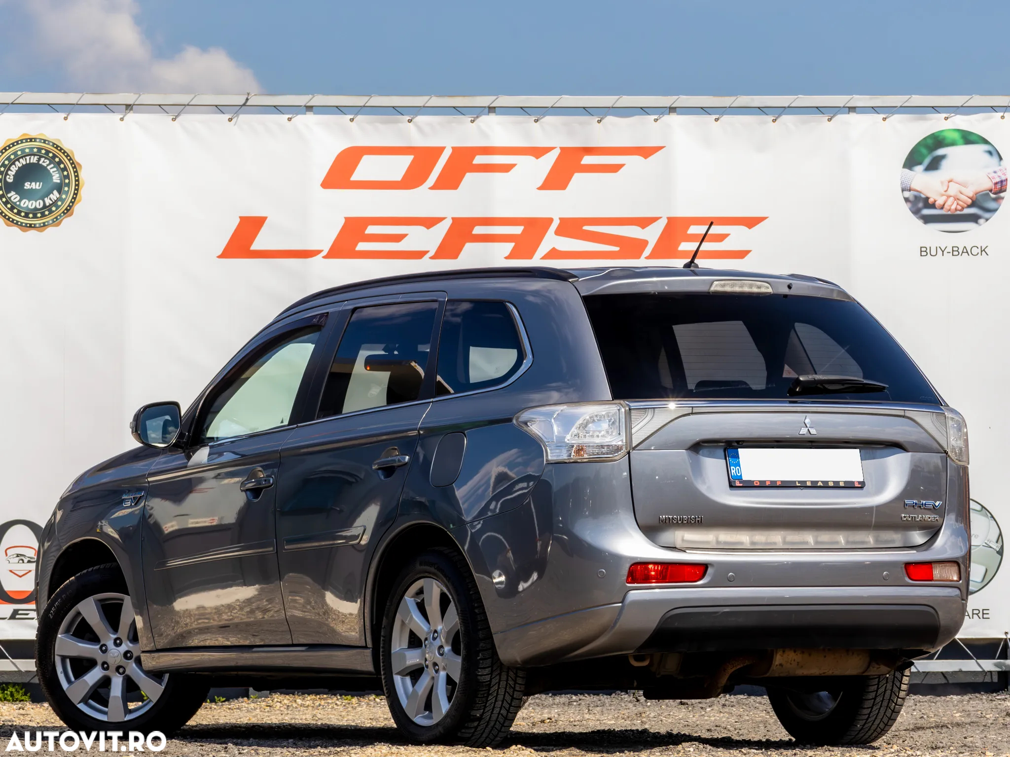 Mitsubishi Outlander 2.0 4WD Plug-In Hybrid - 3