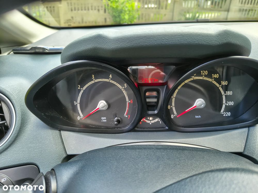Ford Fiesta - 8