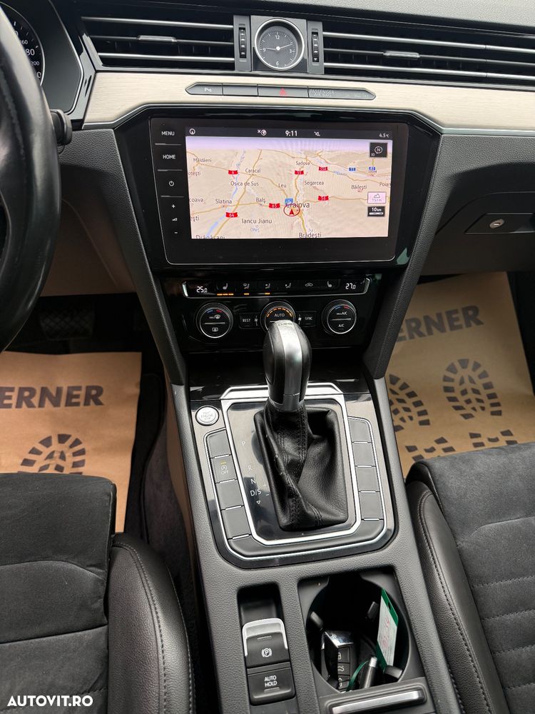 Volkswagen Passat Variant 2.0 TDI SCR DSG BlueMotion Highline - 12